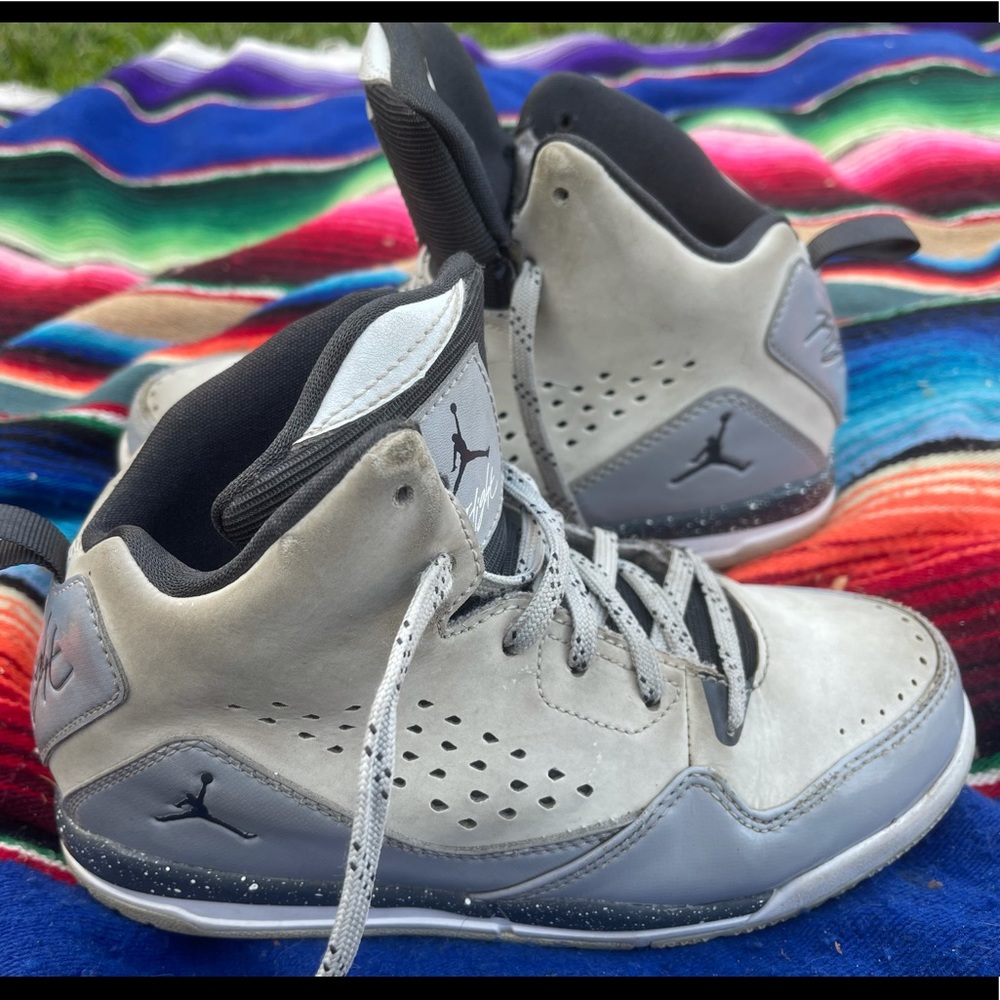 Gray Boy Jordan’s size 1